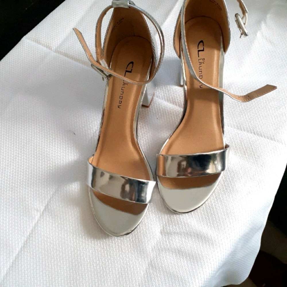 Silver open toe shoes only worn once